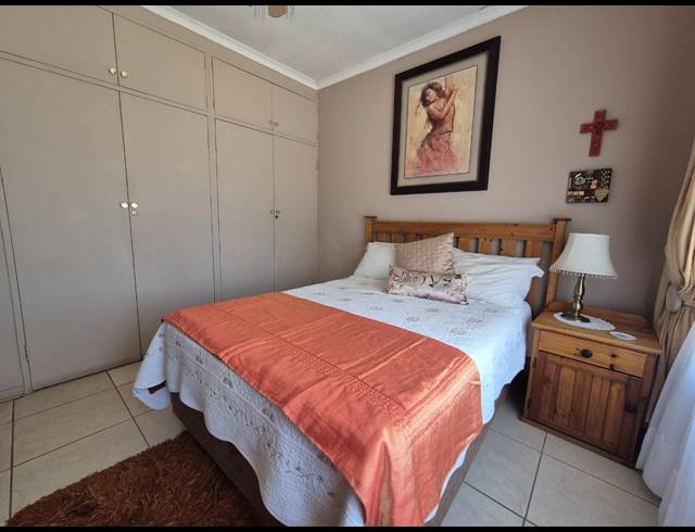 5 BEDROOM HOUSE FOR SALE IN FALCON RIDGE